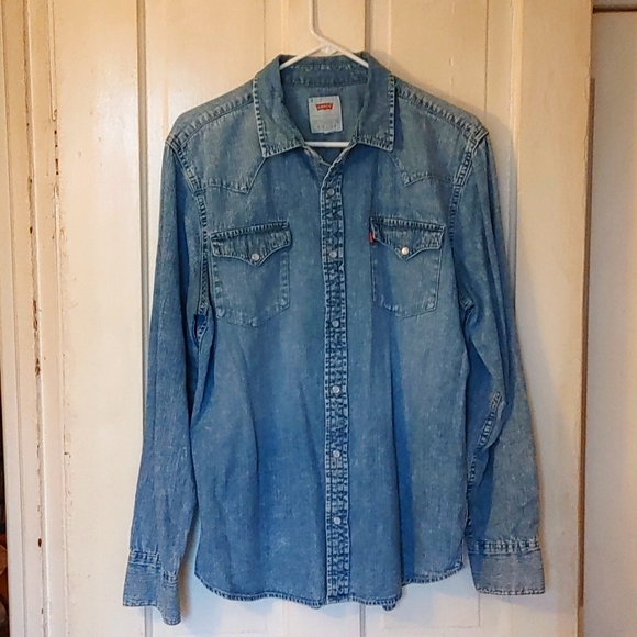 Levi's Other - Levi's denim shirt